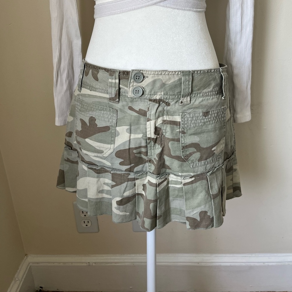 Y2K mini skirt